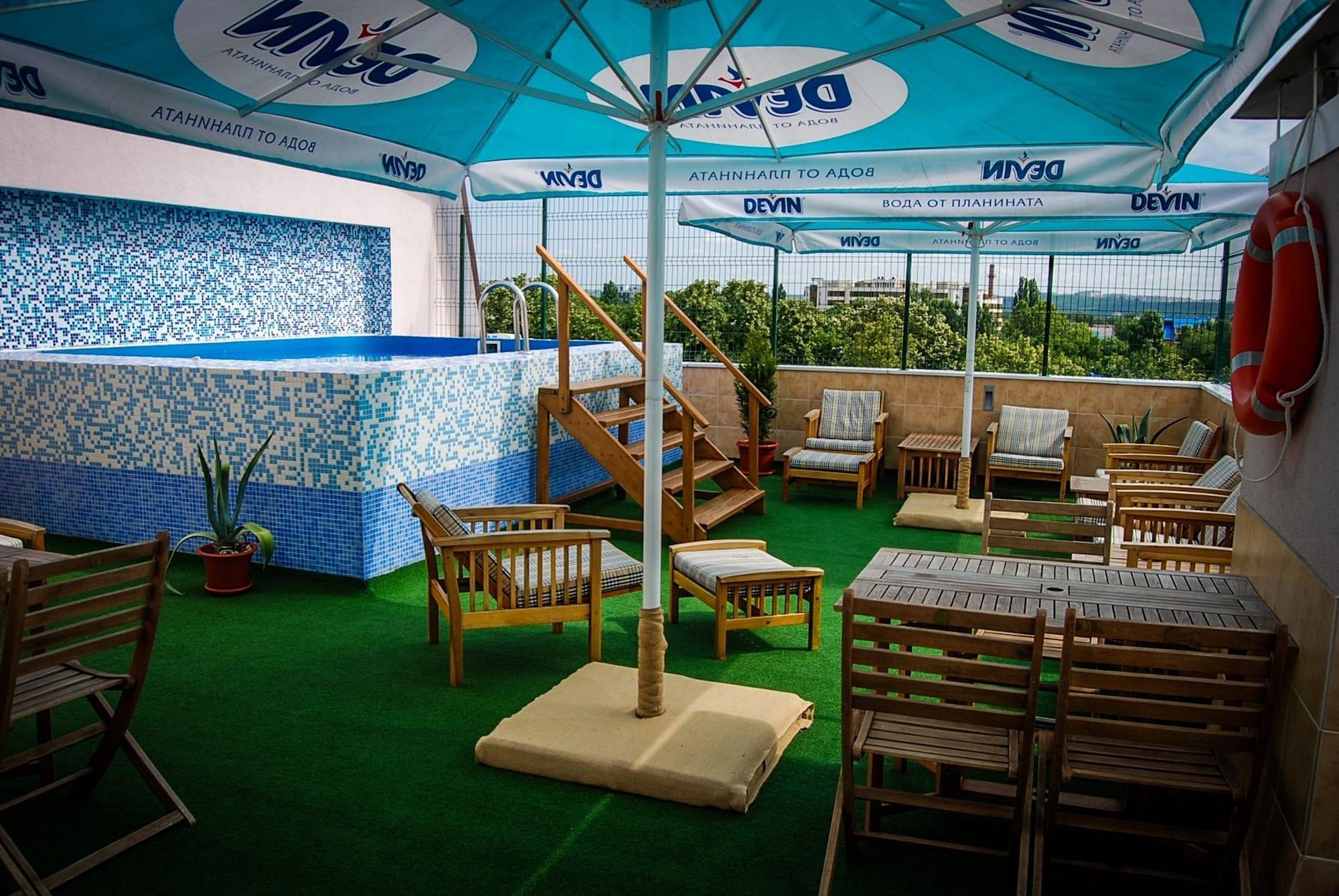 Klassik Hotel Chişinău Extérieur photo