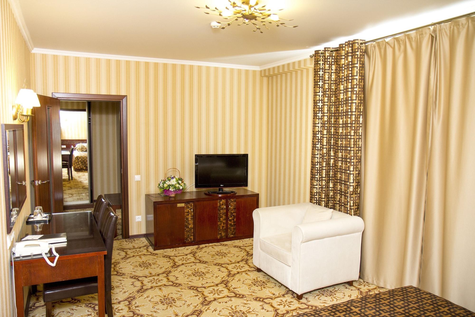 Klassik Hotel Chişinău Extérieur photo