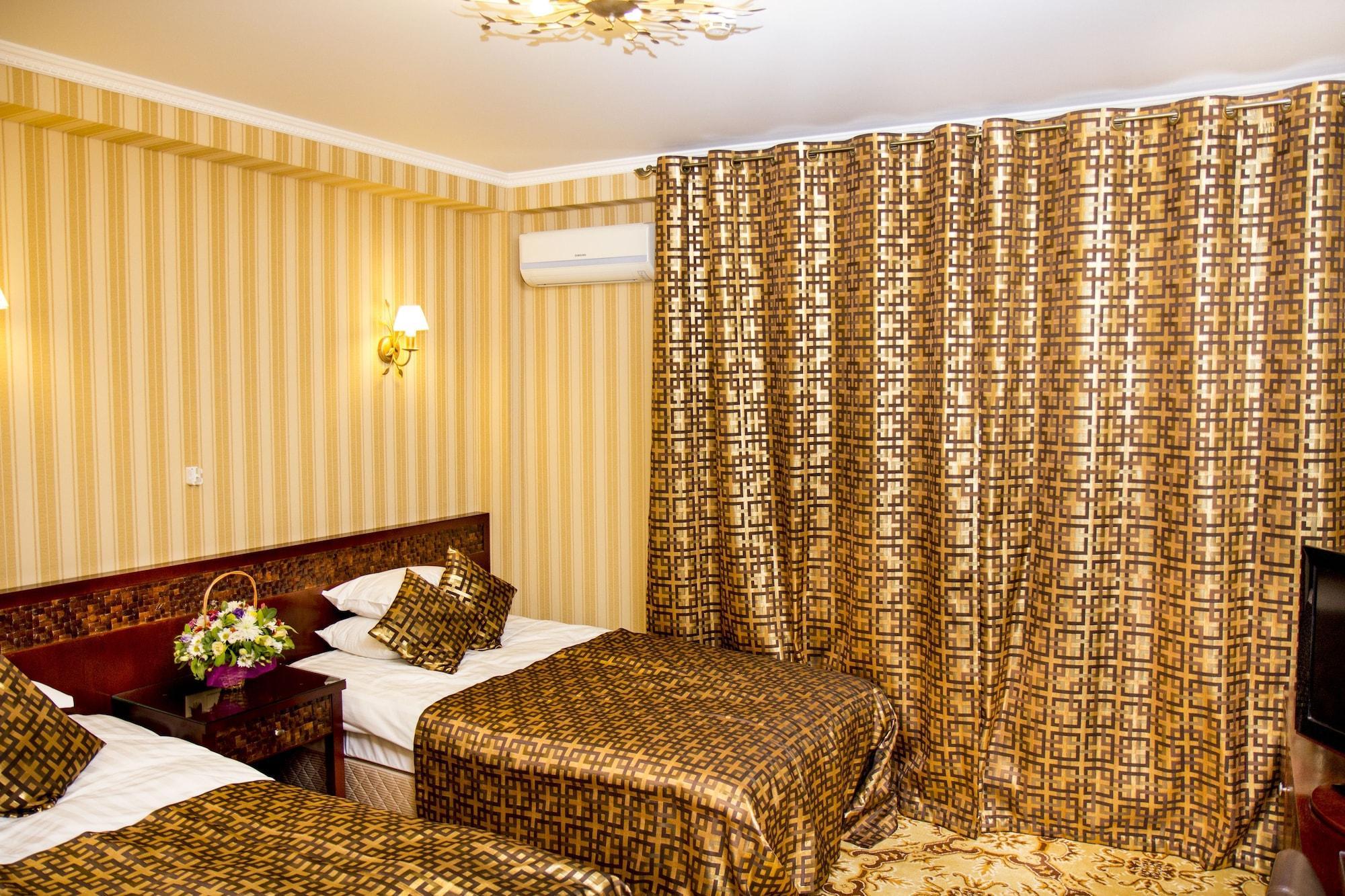 Klassik Hotel Chişinău Extérieur photo
