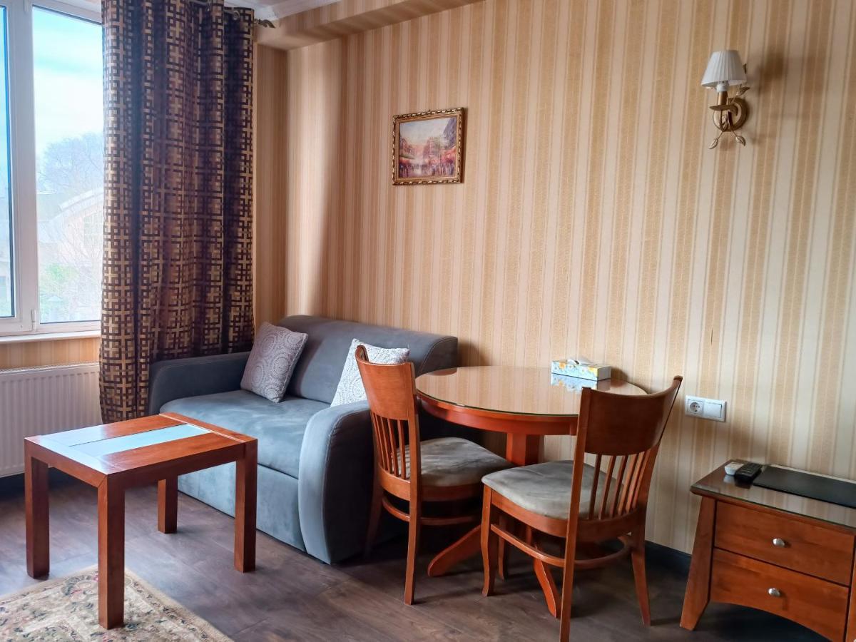 Klassik Hotel Chişinău Extérieur photo