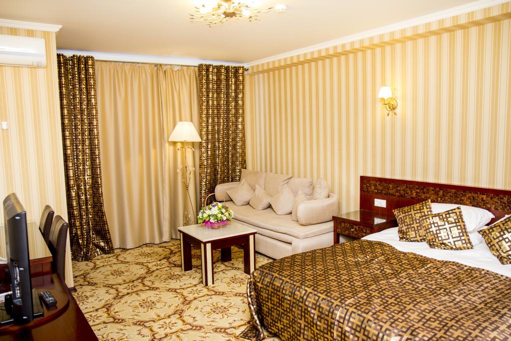 Klassik Hotel Chişinău Extérieur photo